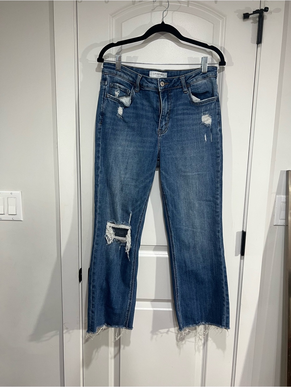 Lovervet , high rise, medium wash Distressed, cropped straight leg